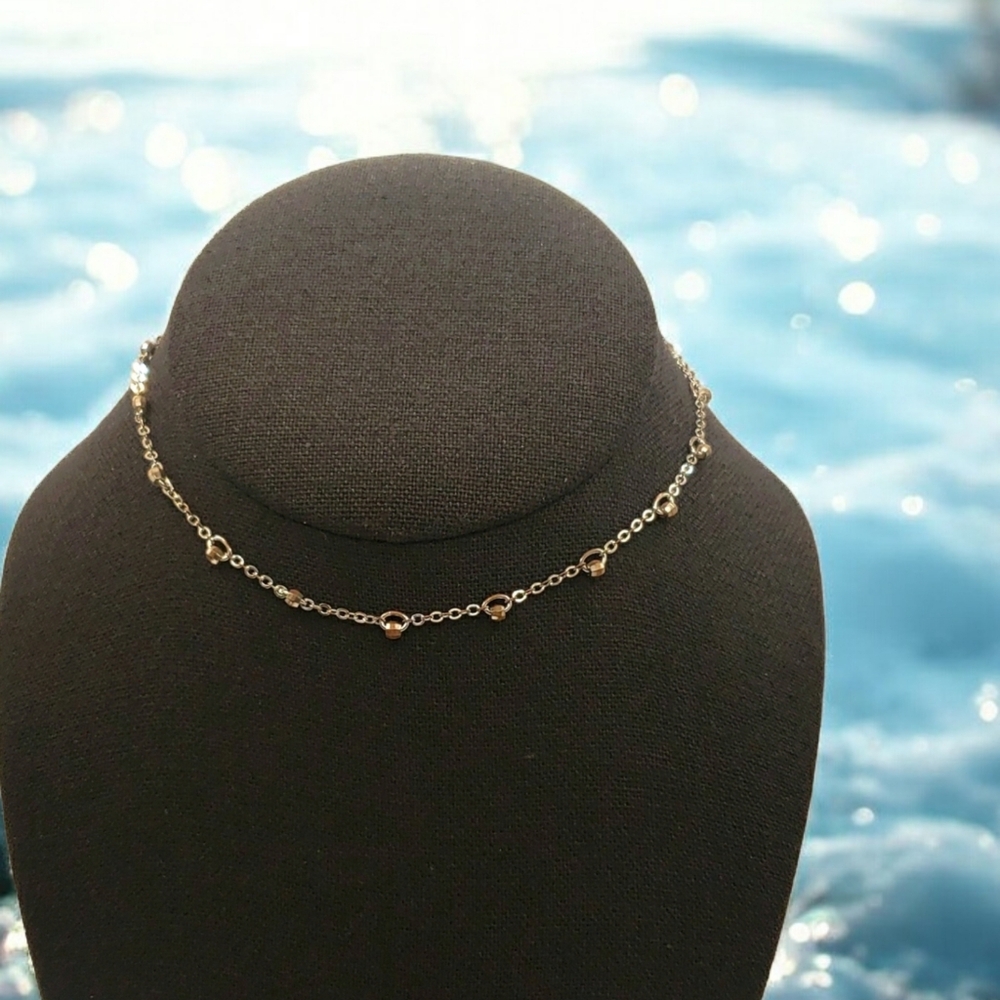 EUC Dainty 12" w/3" extender Tiny Bead on Silver Tone Choker